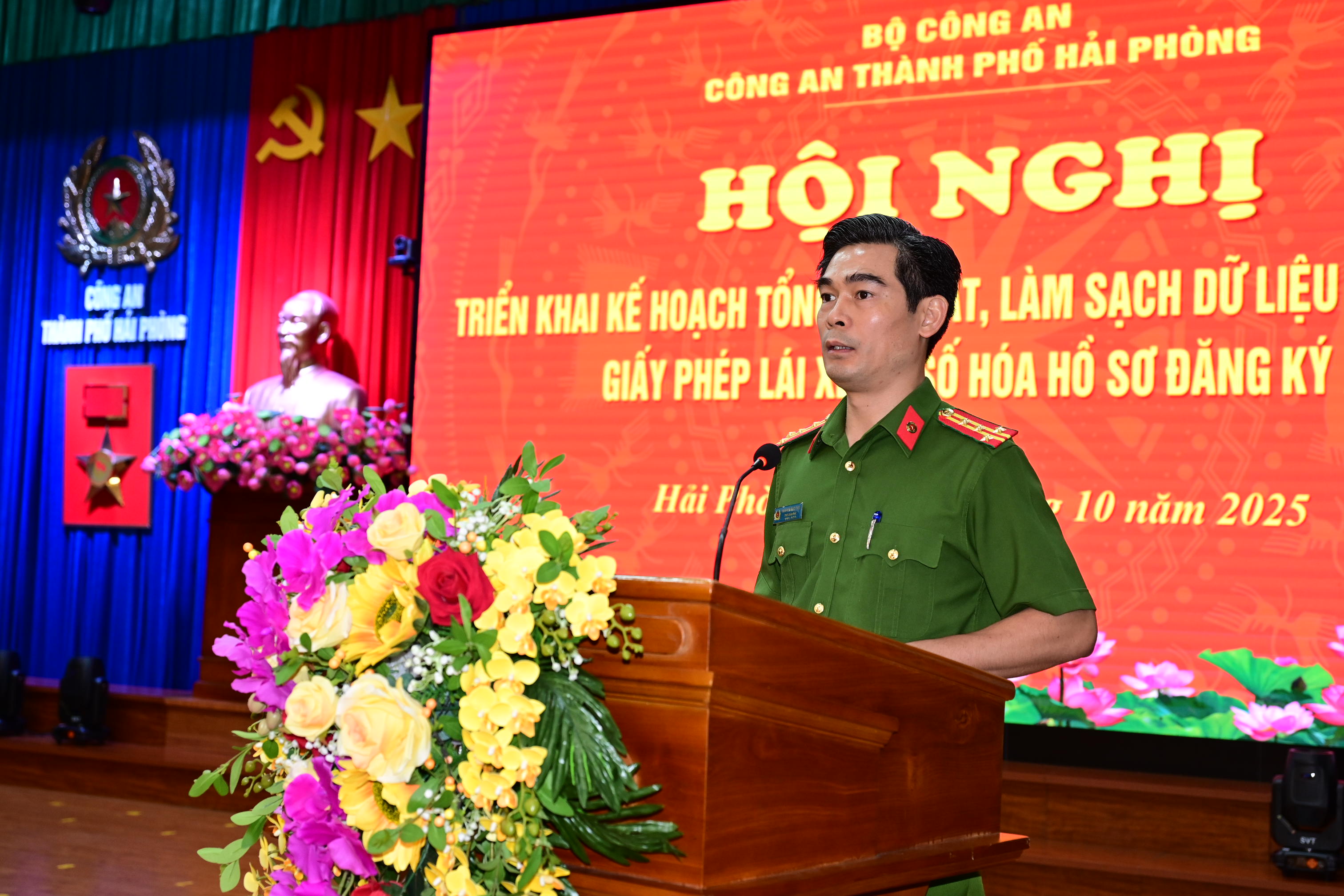 Triển khai đồng bộ kế hoạch tổng rà soát, làm sạch dữ liệu phương tiện, giấy phép lái xe và số hoá hồ sơ đăng ký xe